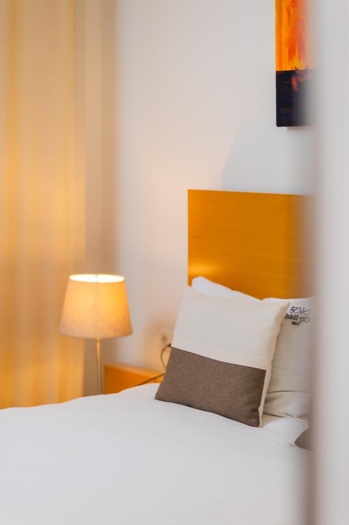 Mb City Hotel Smirne Esterno foto
