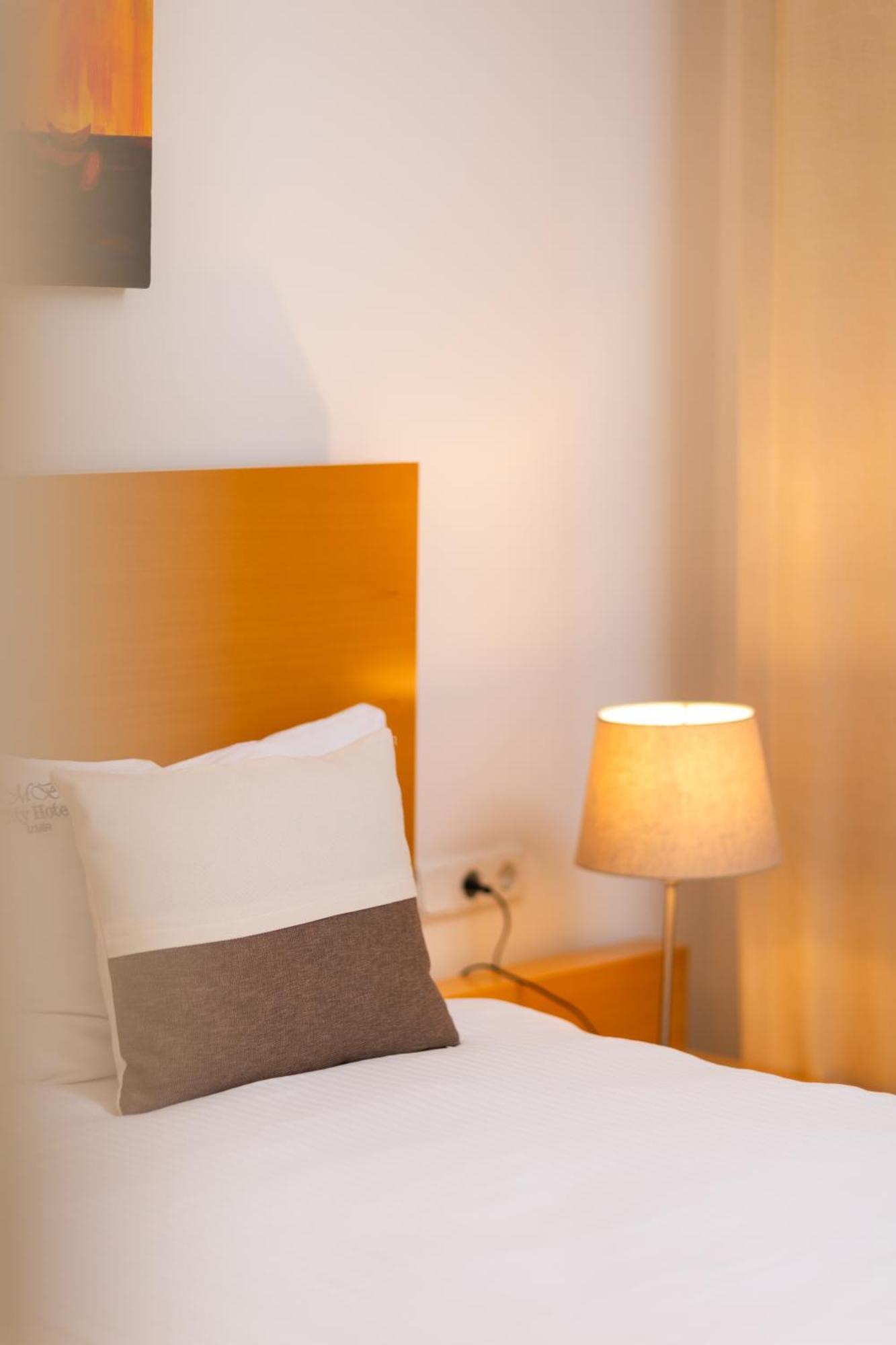 Mb City Hotel Smirne Esterno foto