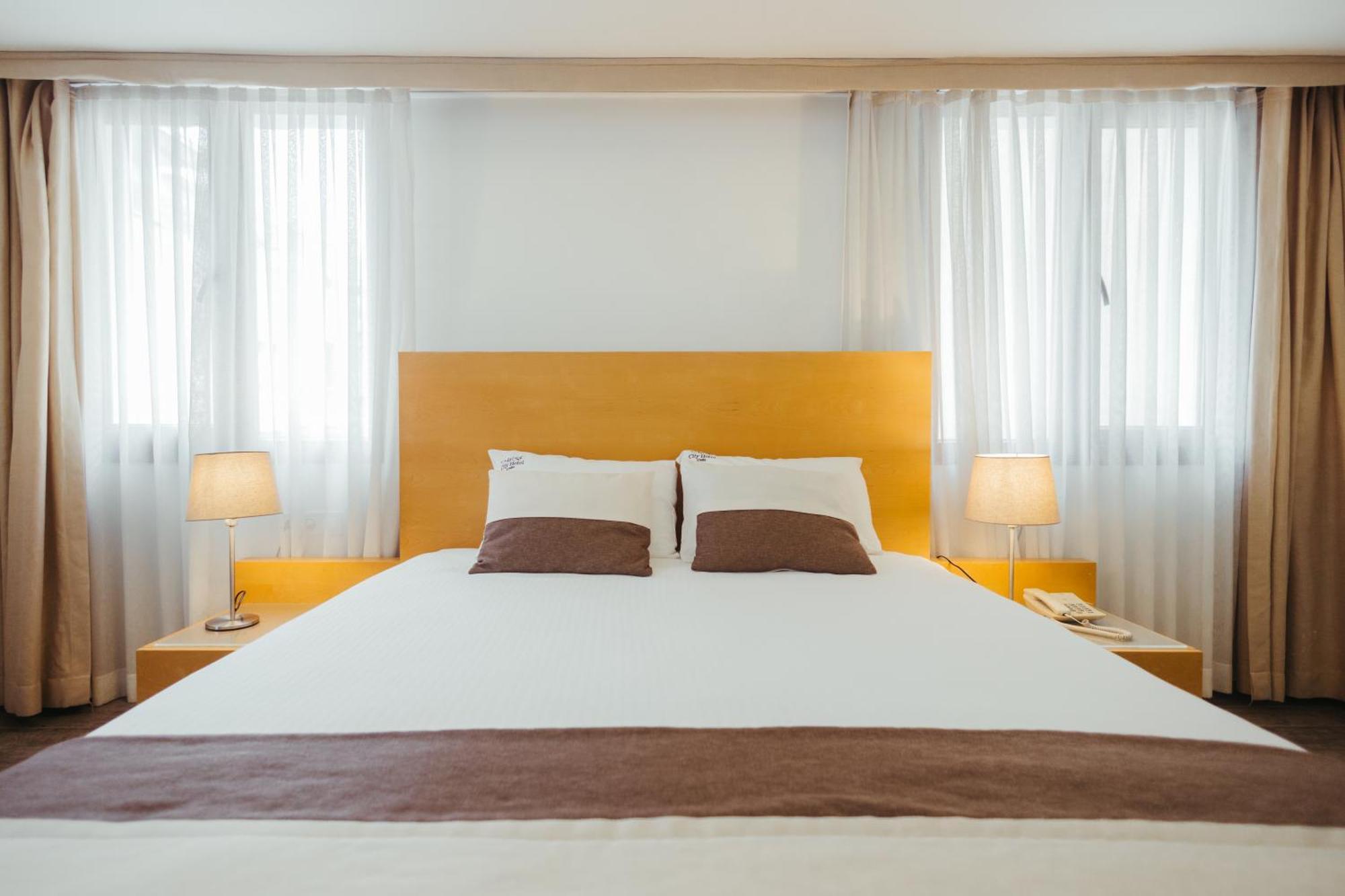 Mb City Hotel Smirne Esterno foto