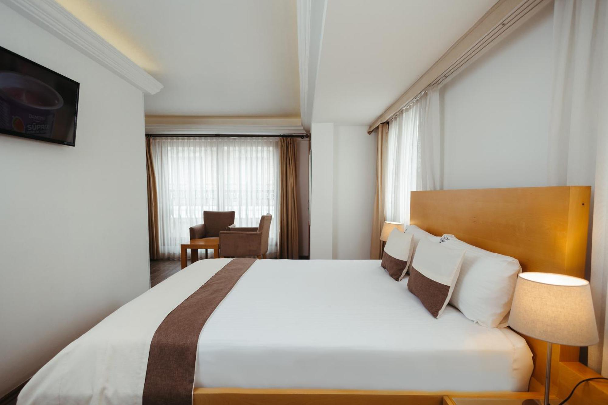 Mb City Hotel Smirne Esterno foto